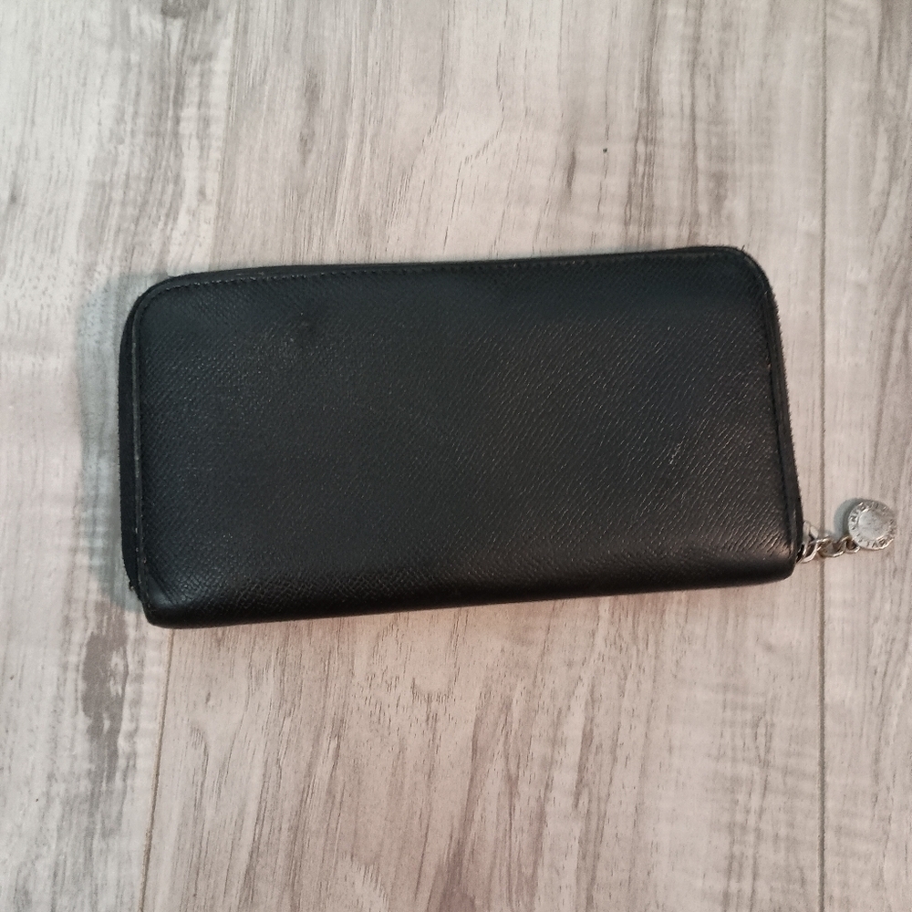 BVLGARI round zipper wallet
